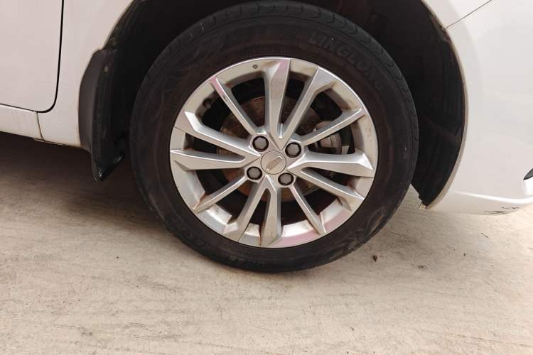 Used Geely Auto Vision 2020 Revised Version 1.5L CVT Asian Games Edition Right Front Wheel Hub
