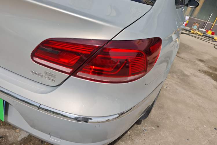 Used Volkswagen FAW-Volkswagen CC 2016 1.8TSI Luxury Model Right Rear Taillight