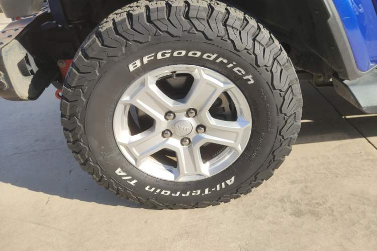 Used Jeep Wrangler 2019 2.0T Sahara Four-Door Version China VI Emission Standard