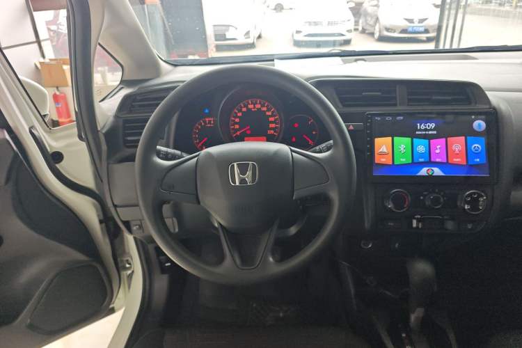 Used Honda Fit 2018 1.5L CVT Comfort Sunroof Version Steering Wheel