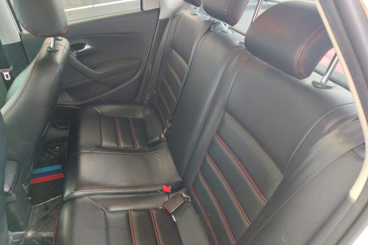 Used Volkswagen Polo 2016 1.6L Automatic Comfort Model
