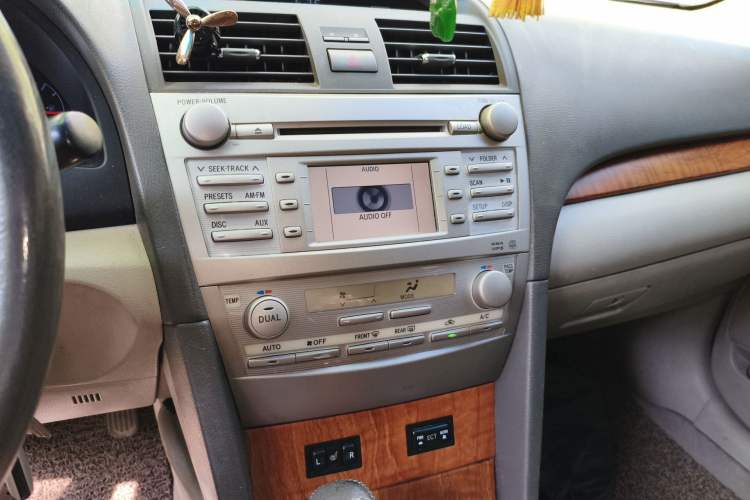 Used Toyota Camry 2011 200G Classic Anniversary Edition