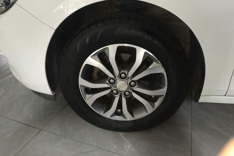 Used Chevrolet Cavalier 2019 320 Automatic Enjoyment with Sunroof Left Front Wheel Hub