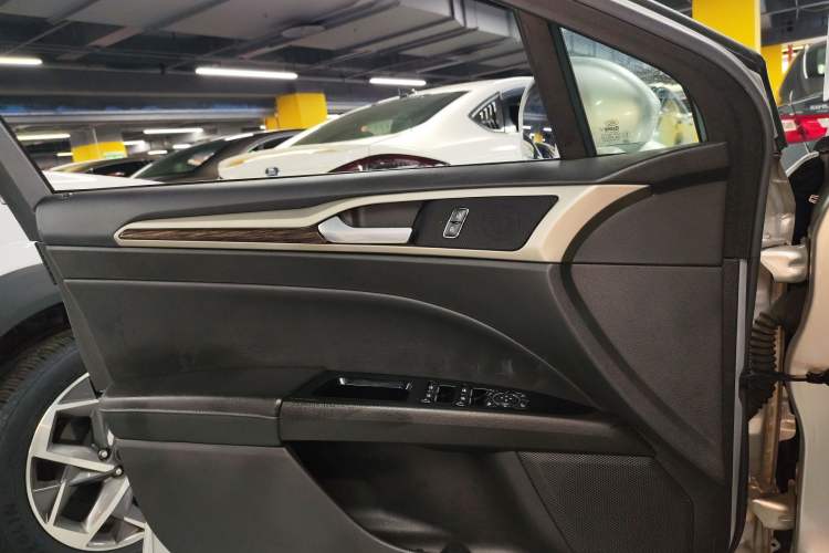 Used Ford Mondeo 2013 2.0L GTDi 200 Fashion Edition
