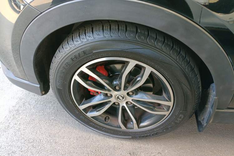 Used Dongfeng Fengon 580 2017 1.5T CVT Smart Style Model Exterior 4