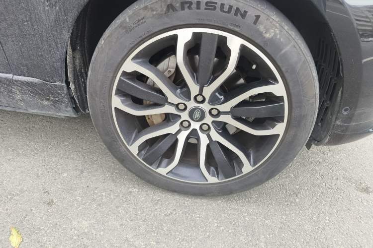 Used Land Rover Range Sport 2021 3.0 L6 YAO Black Edition
