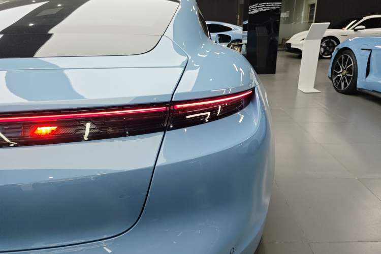 Used Porsche Taycan 2022-Year Updated Taycan Exterior 6