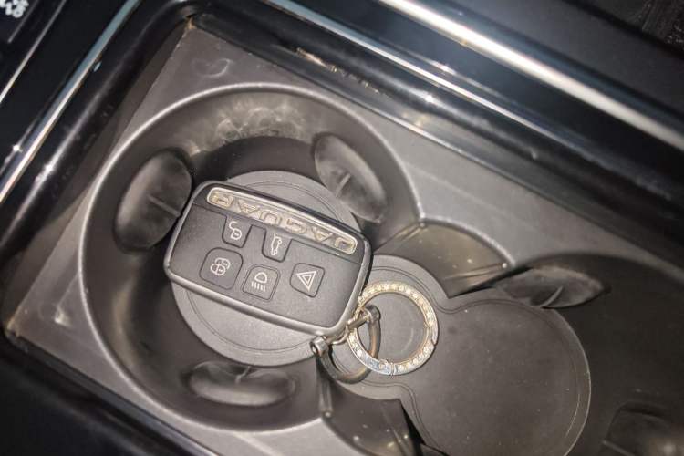 Used Jaguar XFL 2018 XFL 2.0T 250 PS Premium Edition
