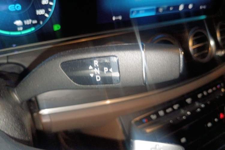 Used Mercedes-Benz E-Class New Energy 2023 E 350 e L Plug-in Hybrid Sports Sedan Gear Lever