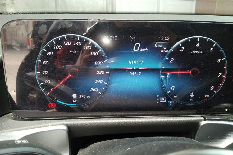 Used Mercedes-Benz GLB 2023 GLB 200 Dynamic Edition Odometer Close Up