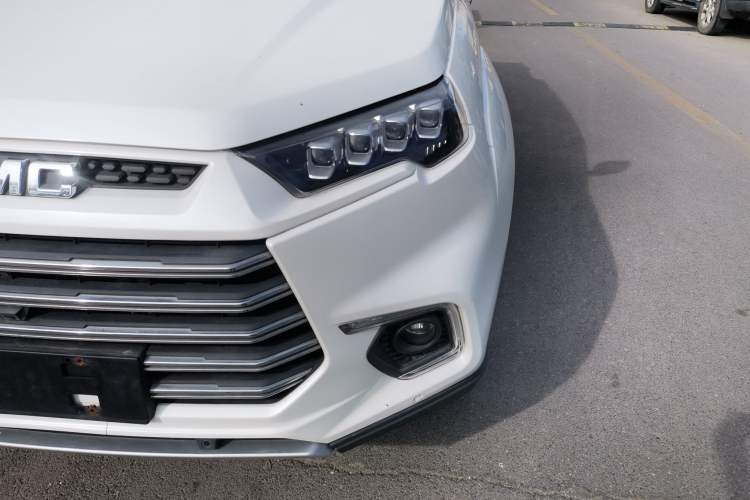 Used JMC Yuhu 9 2019 2.0T Automatic Gasoline Two-Wheel Drive Luxury Edition
