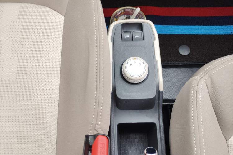 Used Chery QQ Ice Cream 2024 Edition Youth Version 205km Sundae Gear Lever