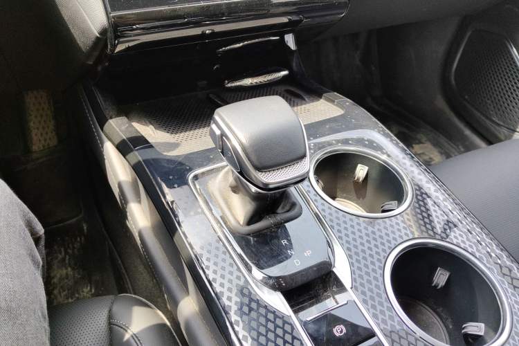 Used Hongqi HS3 PHEV 2025 Model PHEV 117km Jingwei PLUS Edition