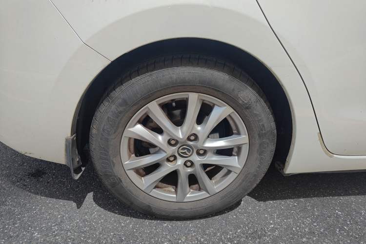 Used Mazda 3 Axela 2014 Sedan 1.5L Automatic Comfort Model Right Rear Wheel Hub