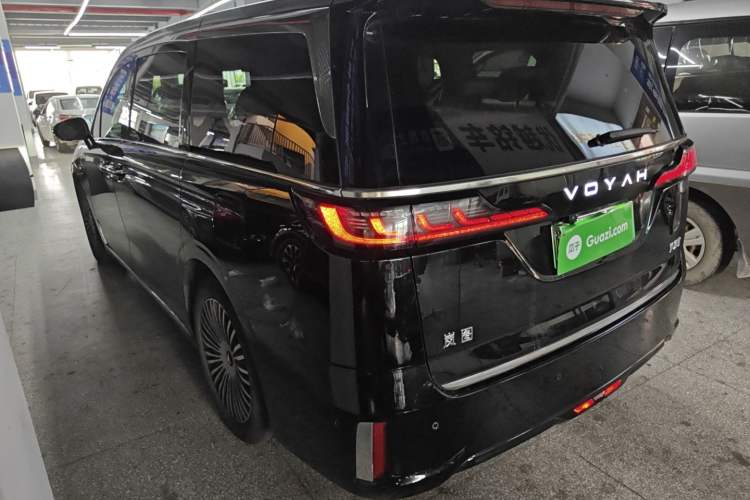 Used VOYAH Dream 2025 PHEV Four-Wheel Drive Excellence Kunpeng Edition
