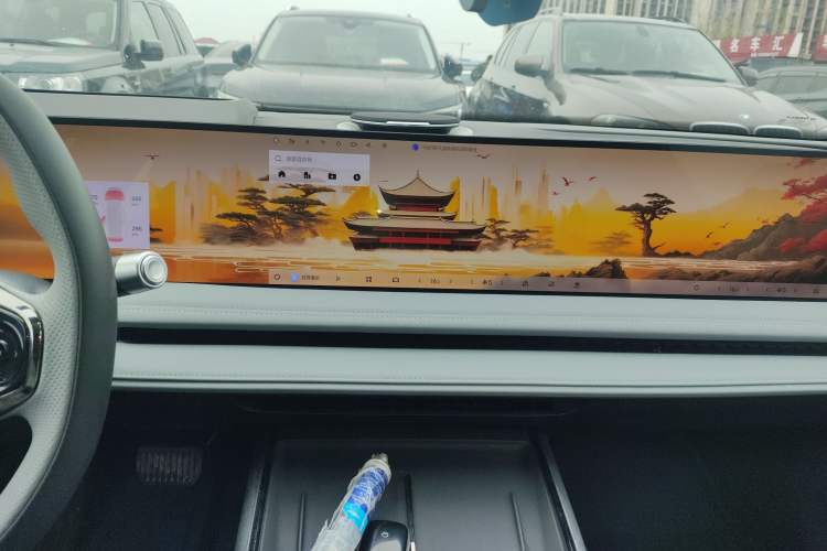 Used Geely Galaxy E8 2025 700 km Long-Range Intelligent Driving Version
