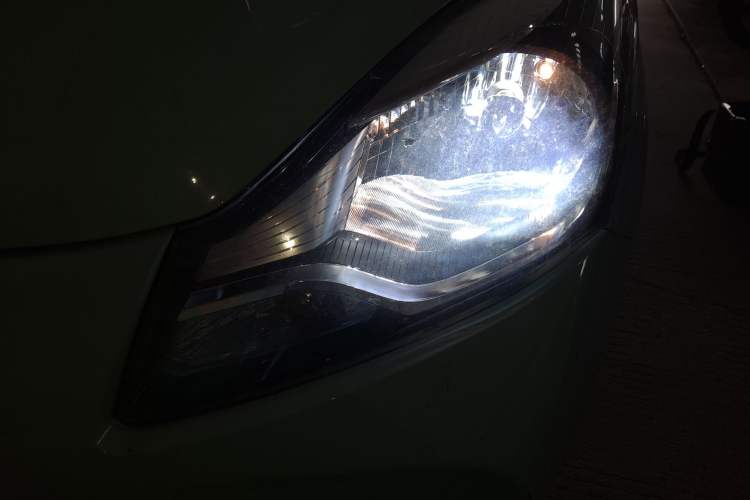 Used CHANGAN Benni E-Star 2021 National Edition Xinyi Version (Fast-Charging Edition) Lithium Iron Phosphate (31.95 kWh) Left Front Headlight