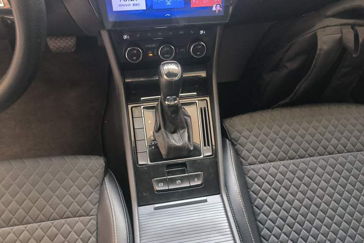 Used Skoda Superb 2016 TSI330 DSG Innovation Edition
