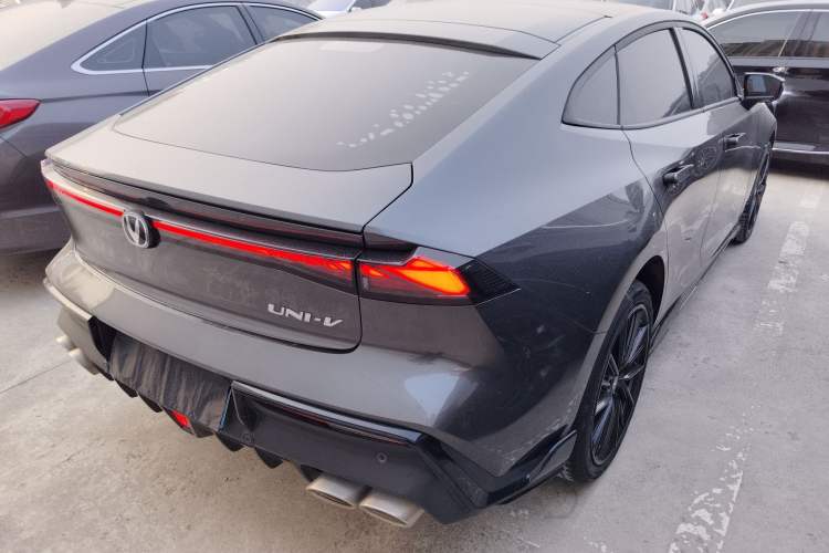 Used CHANGAN UNI-V 2023 1.5T Sport Edition
