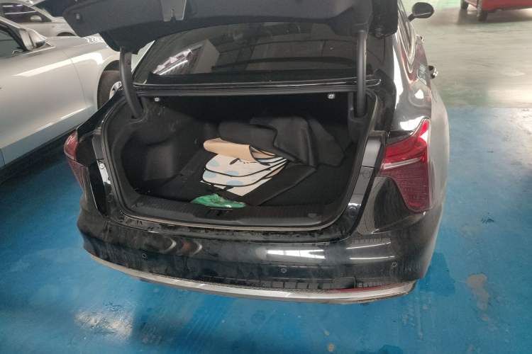 Used Hongqi H5 2024 2.0T Automatic Smart Connect Flagship Edition