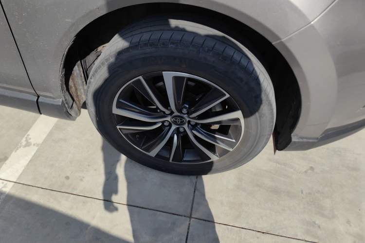 Used Toyota Harrier 2022 2.0L CVT Two-Wheel Drive Luxury Edition Right Front Wheel Hub