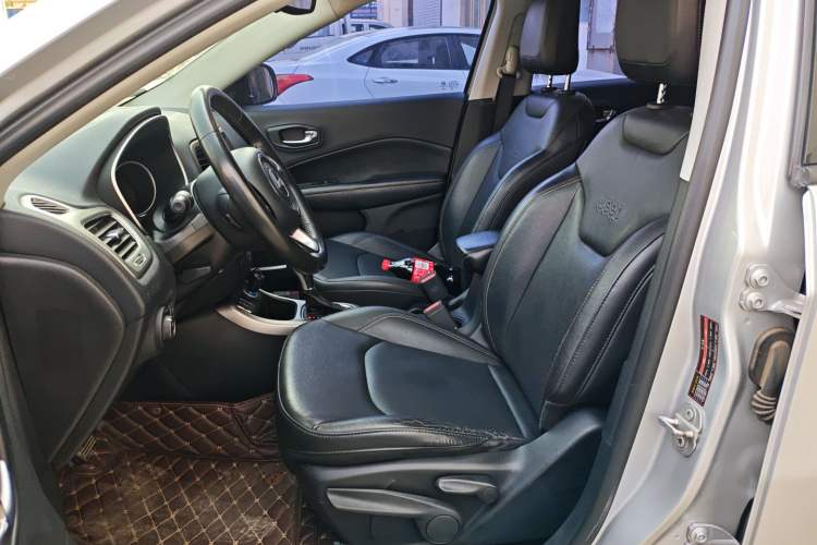 Used Jeep Compass 2017 200T Automatic Family Edition
