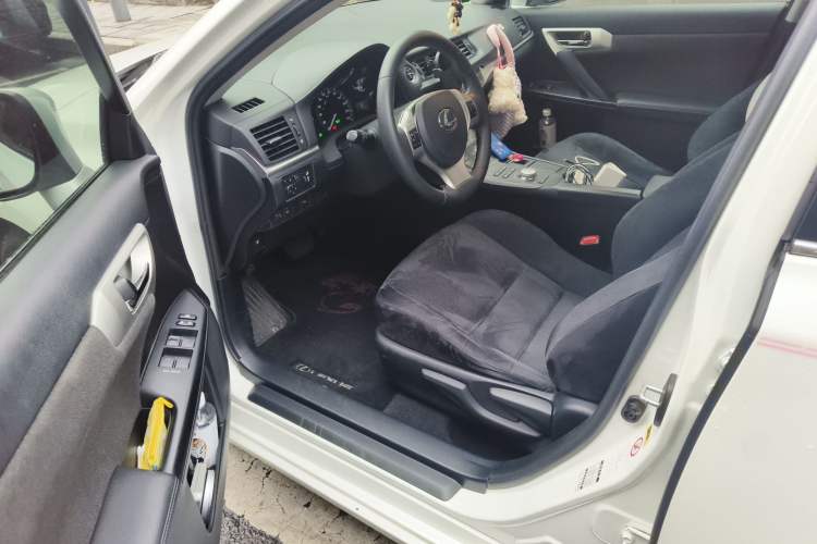 Used Lexus CT 2013 CT200h Floral Elegance Edition