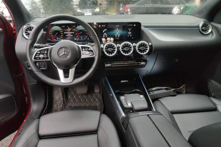 Used Mercedes-Benz GLA 2022 Facelifted GLA 200 Center Console