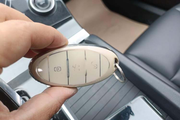 Used Bestune B70 2023 Third Generation 1.5T Automatic Enjoyment Version 70th Anniversary Edition Vehicle Key