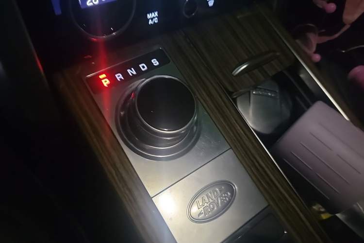 Used Land Rover Range 2018 3.0 SC V6 Vogue Extended-Length Model Gear Lever