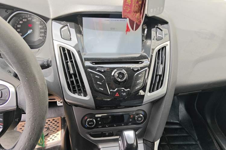 Used Ford Focus 2012 Hatchback 1.6L Automatic Fashion Edition
