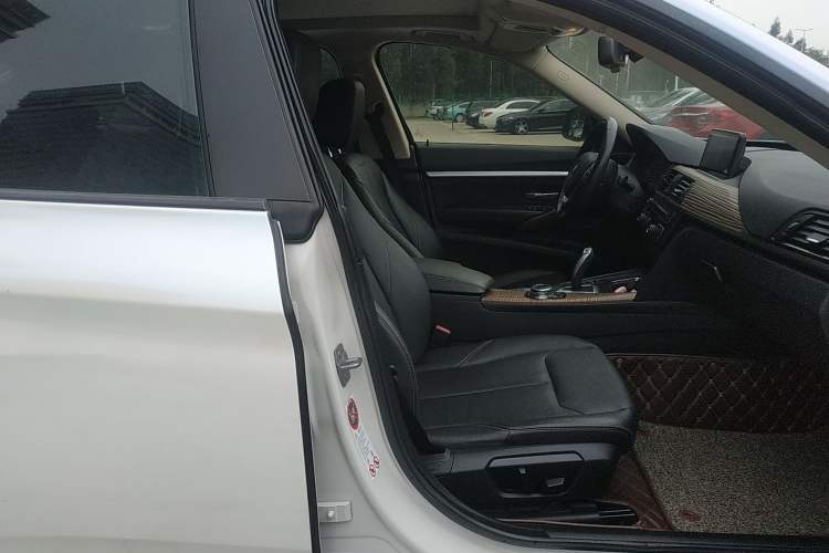 Used BMW 3 Series GT 2013 320i Sport Design Package