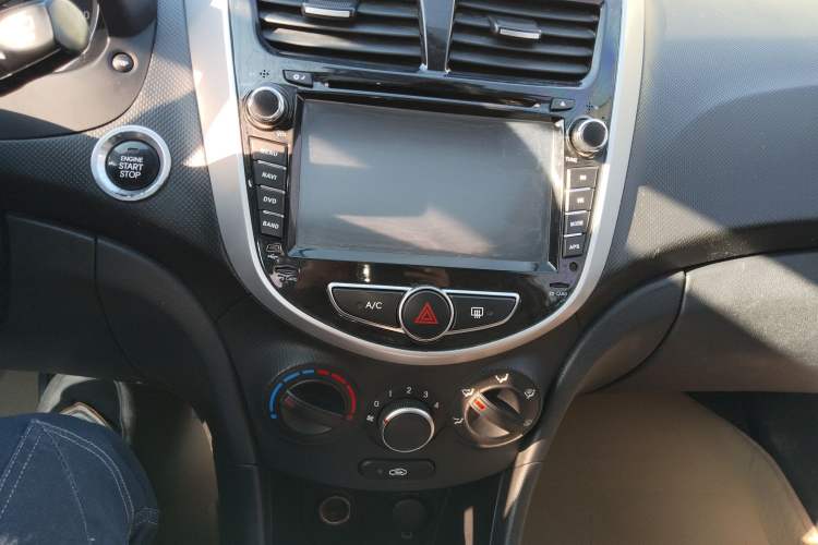 Used Hyundai Verna Ray 2014 1.6L Automatic TOP