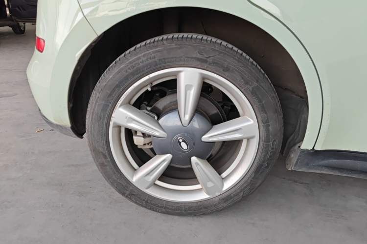 Used ORA Good Cat 2022 Morandi Edition 400km Standard Range Premium Version Lithium-Ion Battery