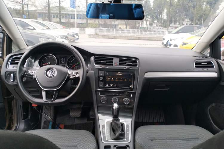 Used Volkswagen Golf 2019 280TSI DSG Comfort Version China VI Standard
