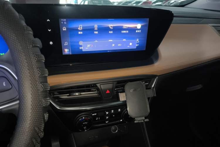 Used Buick Encore PLUS 2023 Smart Fun Edition
