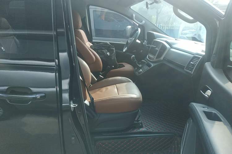 Used JAC Refine M4 2018 2.0L Manual Express Version
