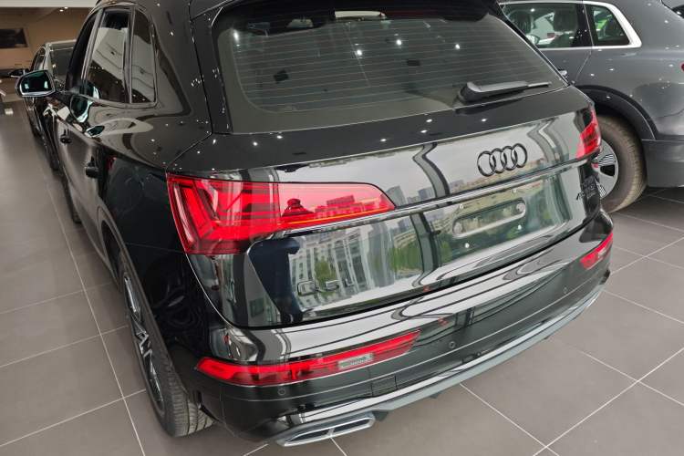 Used Audi Q5L 2024 45 TFSI Luxury Dynamic Model Rear Left 45 Deg