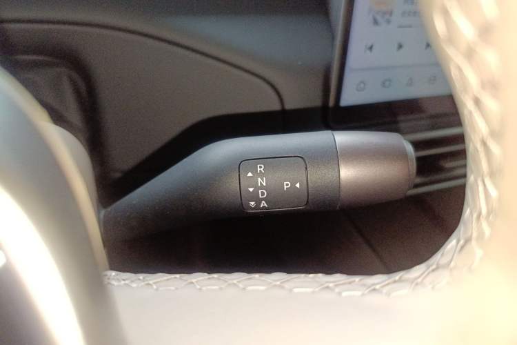 Used Li Auto MEGA 2025 Home Family Special Edition Gear Lever