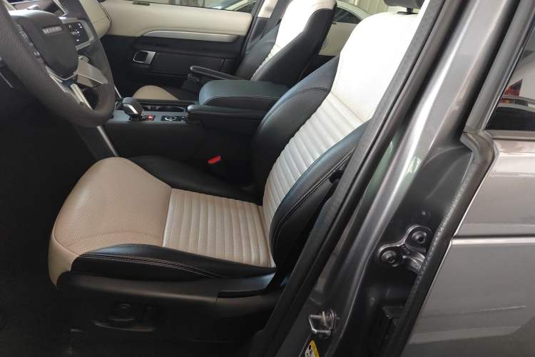 Used Land Rover Discovery 2021 360 PS R-Dynamic S Left Front Seat