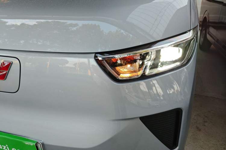 Used Wuling Yangguang 2025 Model 400km Bus Edition—Comfort Edition
