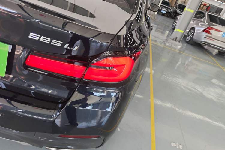 Used BMW 5 Series 2022 Restyled 525Li M Sport Package