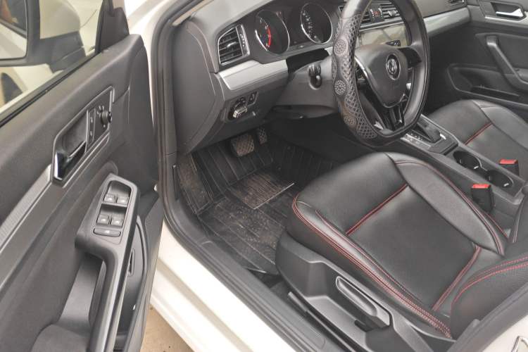 Used Volkswagen Lamando 2018 230TSI DSG Fashion Edition Driver Seat