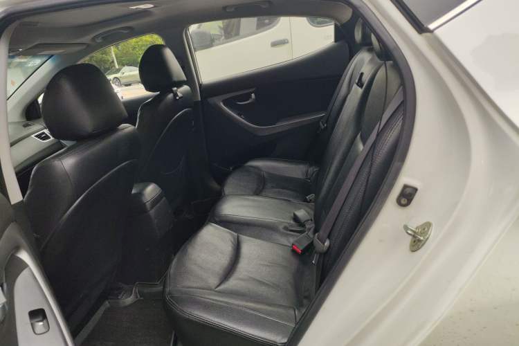 Used Hyundai Elantra (5th Generation / Langdong) 2015 1.6L Automatic Leading Model Left Rear Seat
