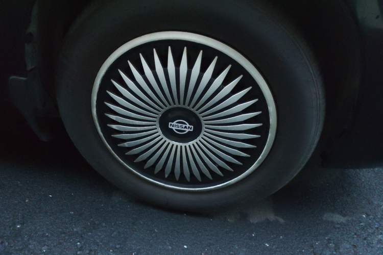 Used Nissan Sunny 2011 1.5XE CVT Comfort Edition Right Front Wheel Hub