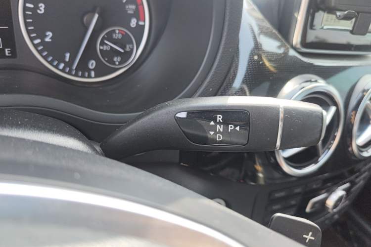 Used Mercedes-Benz B-Class 2012 B 180 Gear Lever