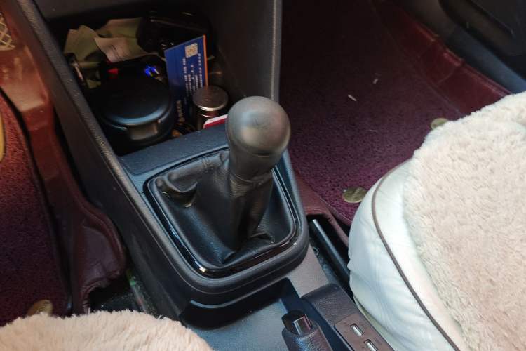 Used Volkswagen Jetta 2013 1.6L Manual Fashion Edition
