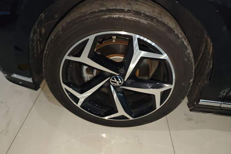 Used Volkswagen Magotan 2023 2 Million Units Commemorative Edition 330TSI DSG Luxury Version Exterior 4