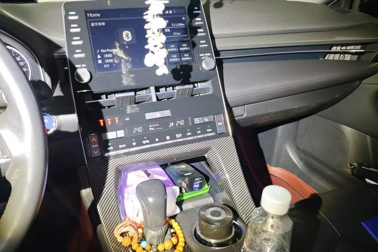 Used Toyota Avalon 2019 Dual-Engine 2.5L XLE Prestige Version China VI Standard Audio And AC Panel