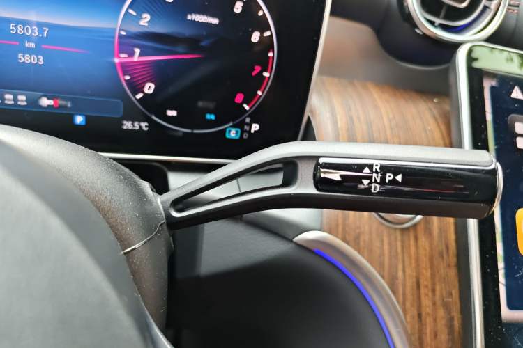 Used Mercedes-Benz GLC 2025 Refreshed GLC 300 L 4MATIC Dynamic Version 5 Seats Gear Lever